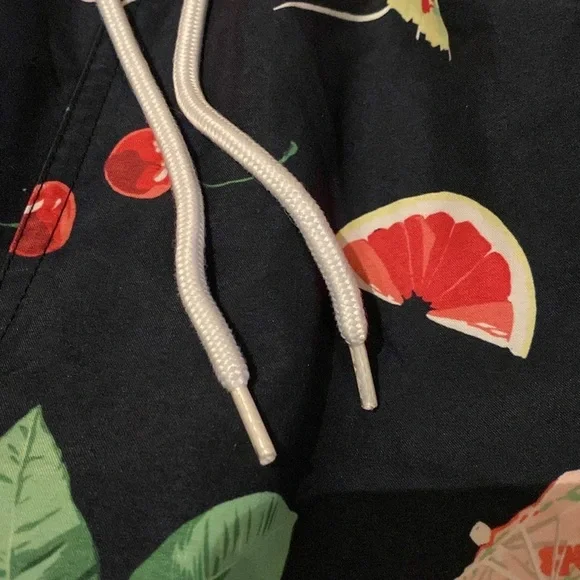 H&M Swim Dark blue/Red/Green Cherries Oranges Leaves Cocktail Umbrella Shorts L - Picture 5 of 6